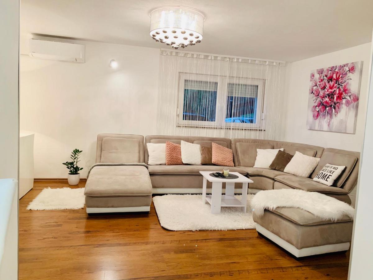 Apartman Korina Оточац Экстерьер фото