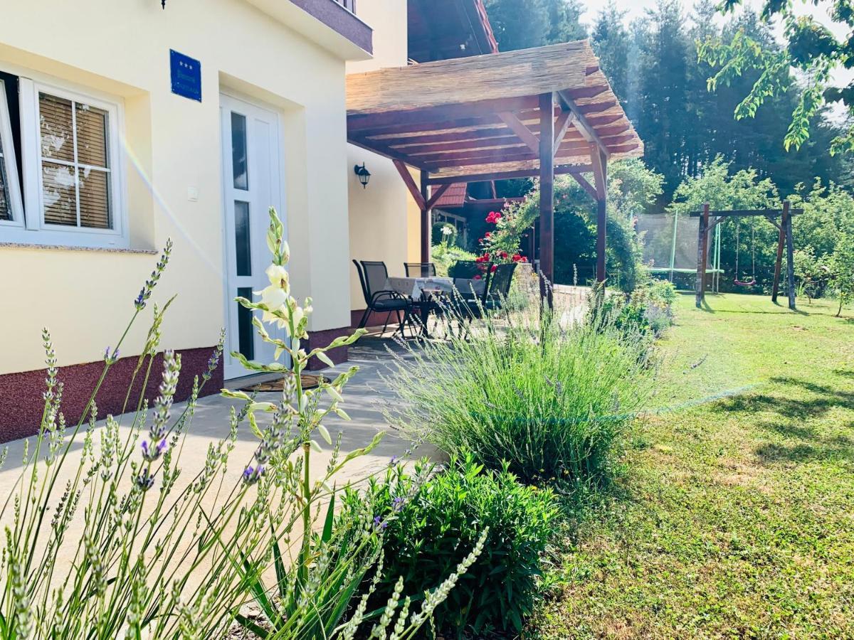 Apartman Korina Оточац Экстерьер фото