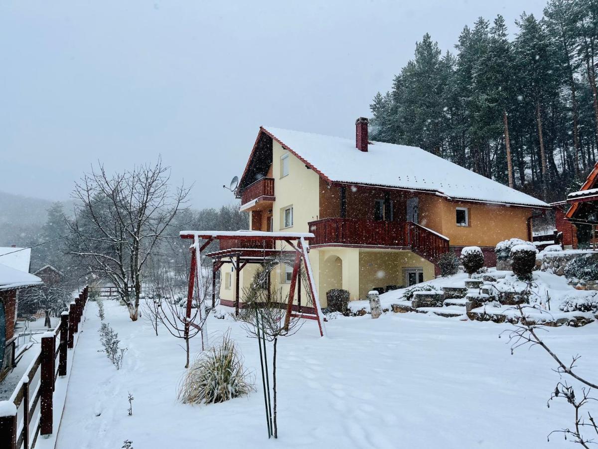Apartman Korina Оточац Экстерьер фото