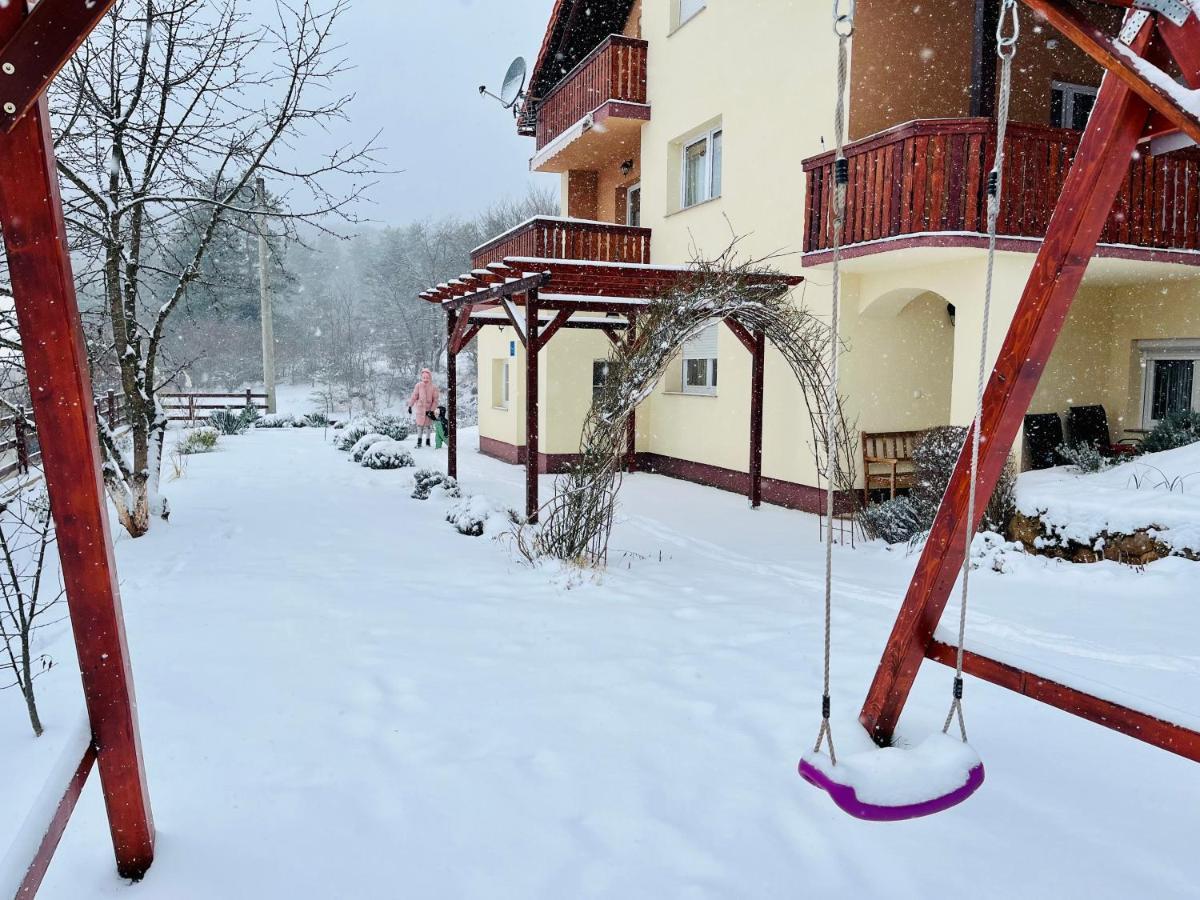 Apartman Korina Оточац Экстерьер фото