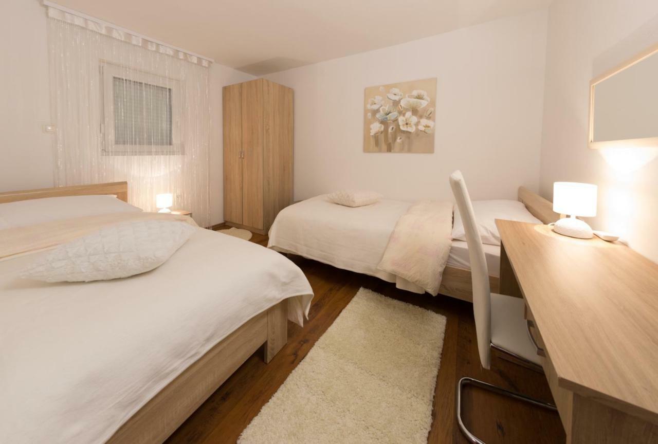 Apartman Korina Оточац Экстерьер фото